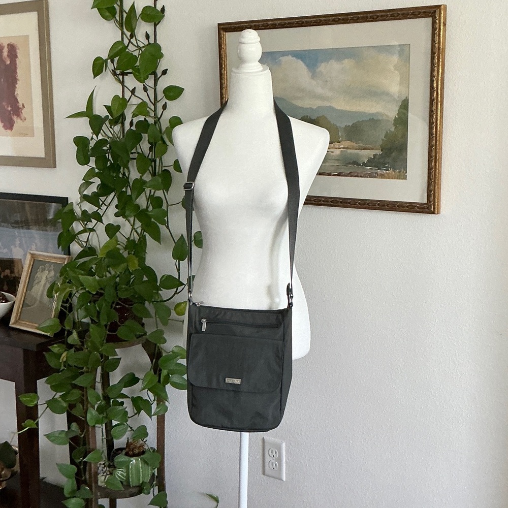 Baggalline Gray Crossbody Bag